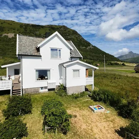 Seaside Holiday Home In Lofoten * Leknes
