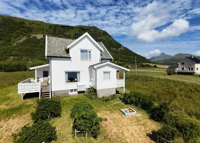 Ved Sjoen, Lofoten * レクネス