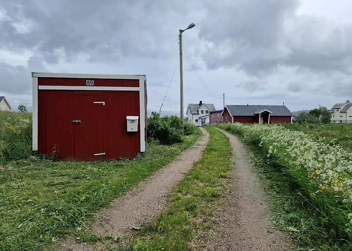 Ved Sjoen, Lofoten * レクネス