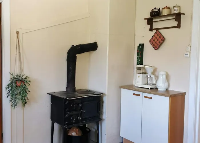 Ved Sjoen, Lofoten Leknes