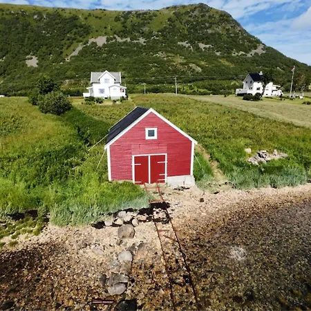 Holiday home Ved Sjoen, Lofoten Leknes