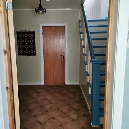 Ved Sjoen, Lofoten Leknes