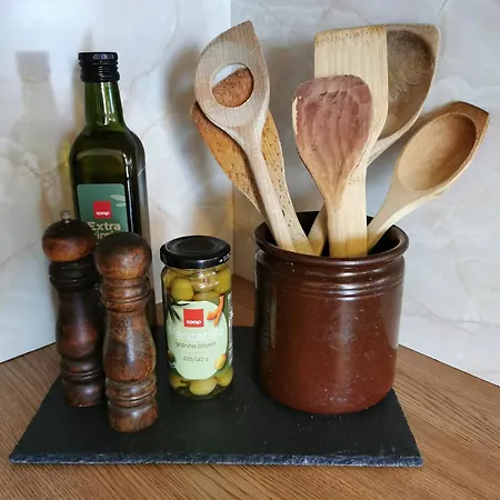 Ved Sjoen, Lofoten * Leknes